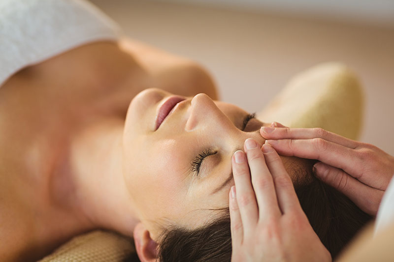 Craniosacral facial therapy 